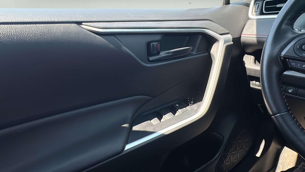 2021 Toyota RAV4 Prime SE Photo