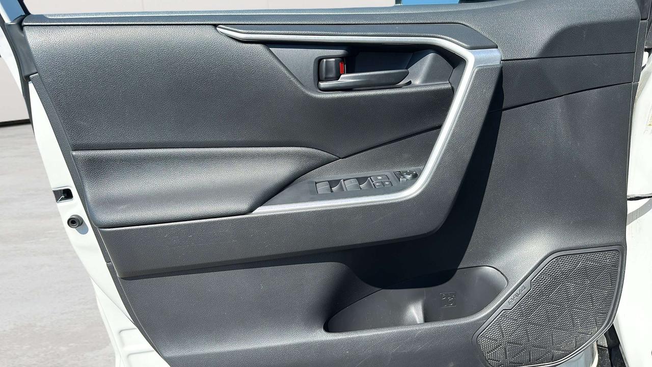 2021 Toyota RAV4 Prime SE Photo