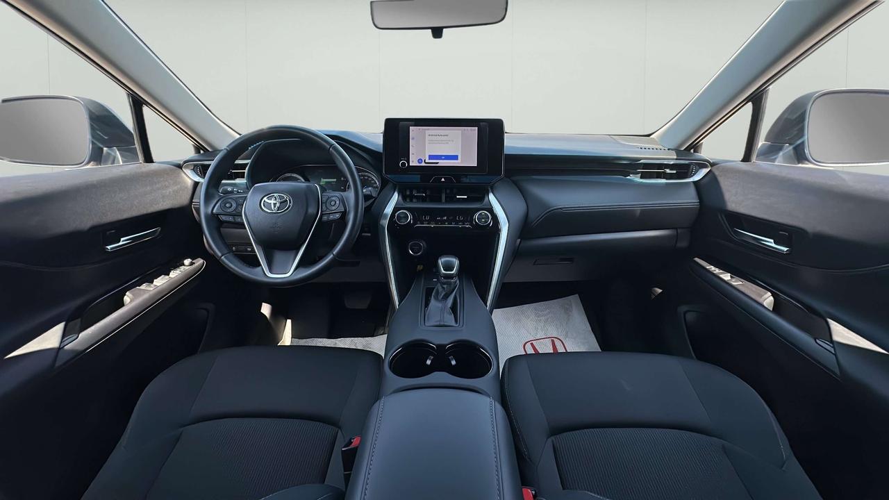2023 Toyota Venza LE Photo