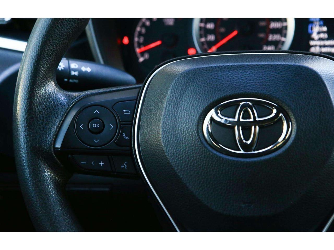 2022 Toyota Corolla SE Hatchback CVT Photo