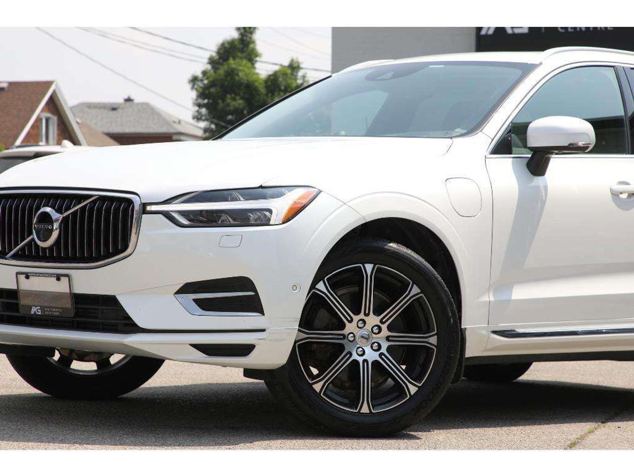 2020 Volvo XC60 T8 Inscription AWD | Turbocharged| 455 HP! Photo