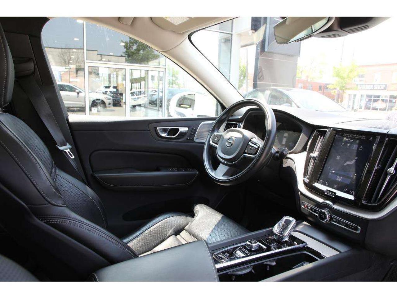 2020 Volvo XC60 T8 Inscription AWD | Turbocharged| 455 HP! Photo