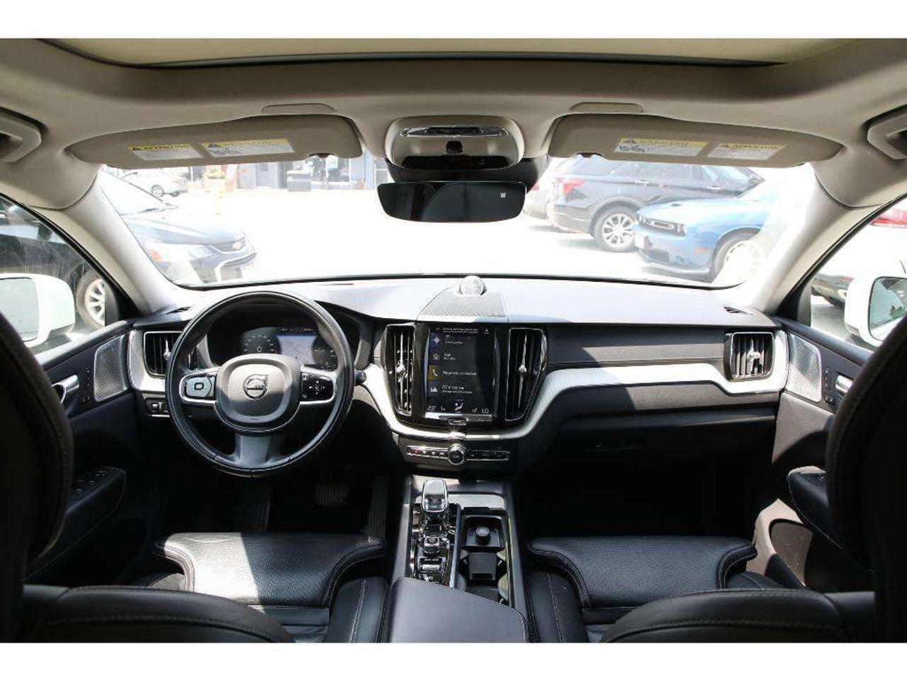 2020 Volvo XC60 T8 Inscription AWD | Turbocharged| 455 HP! Photo