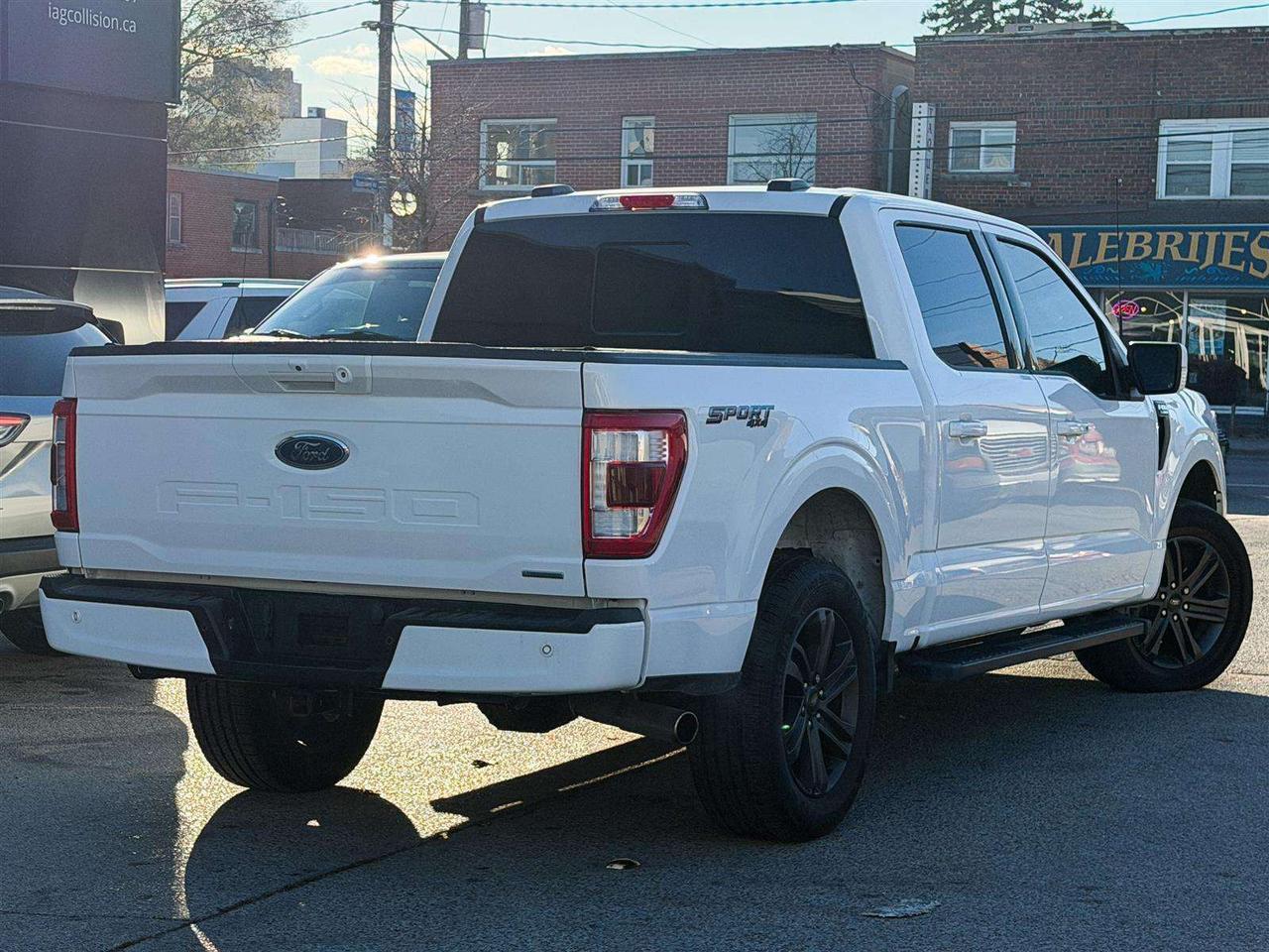 2023 Ford F-150 Lariat SuperCrew 4X4 Panoramic Roof | 20 inch Whls |12 inch Screen Lariat Sport Pkg | Full Leather Seats Photo
