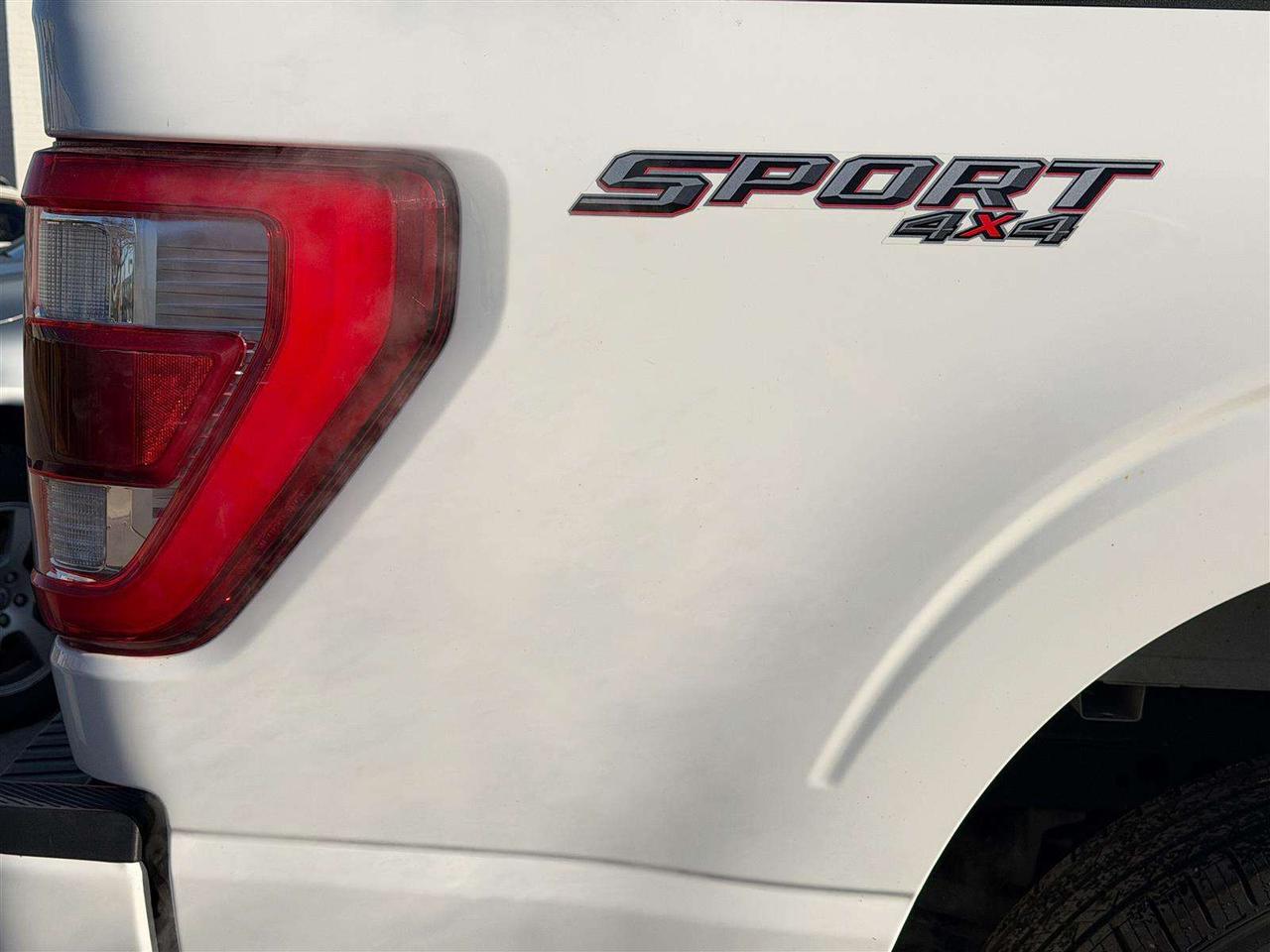 2023 Ford F-150 Lariat SuperCrew 4X4 Panoramic Roof | 20 inch Whls |12 inch Screen Lariat Sport Pkg | Full Leather Seats Photo
