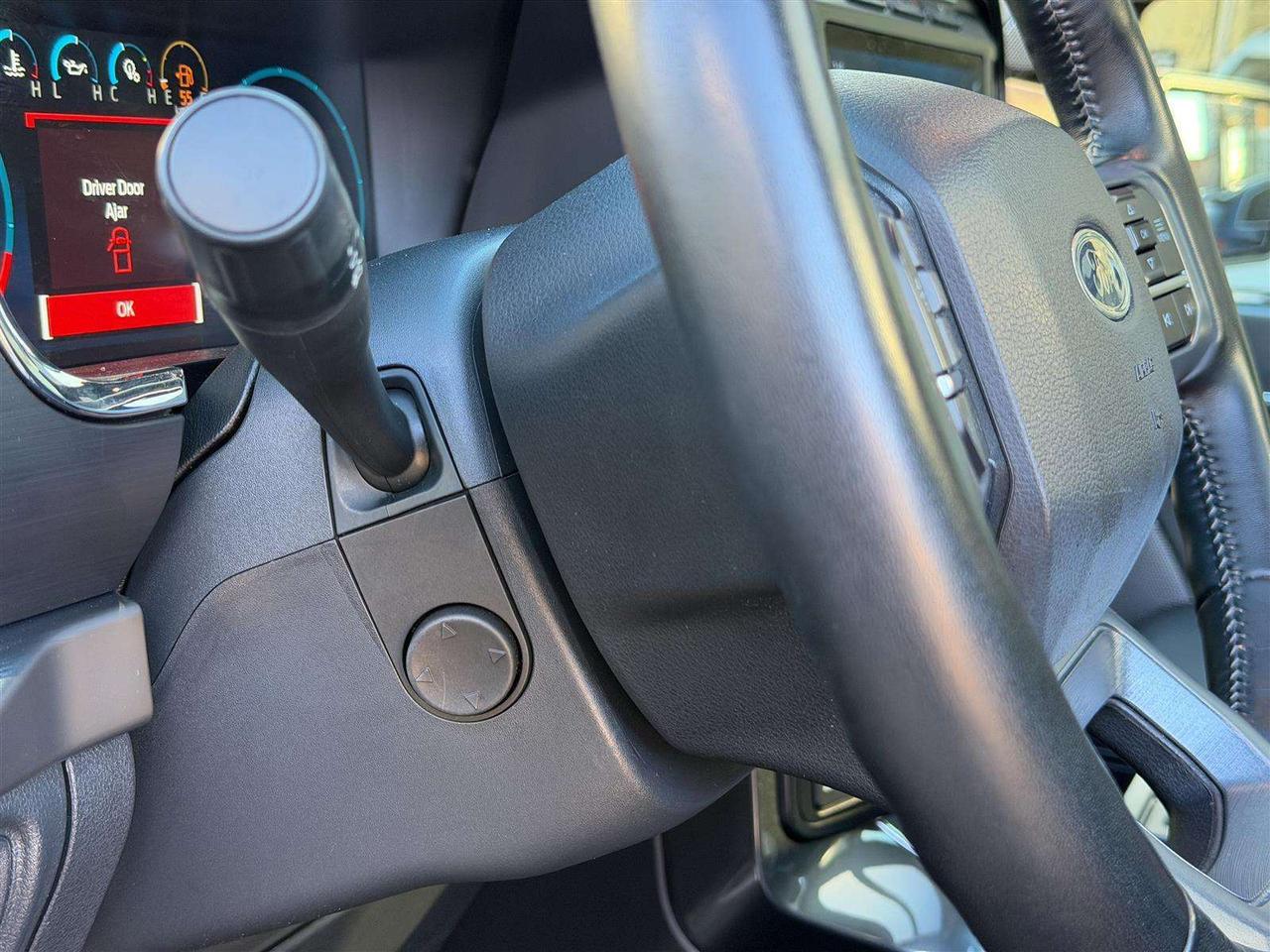 2023 Ford F-150 Lariat SuperCrew 4X4 Panoramic Roof | 20 inch Whls |12 inch Screen Lariat Sport Pkg | Full Leather Seats Photo