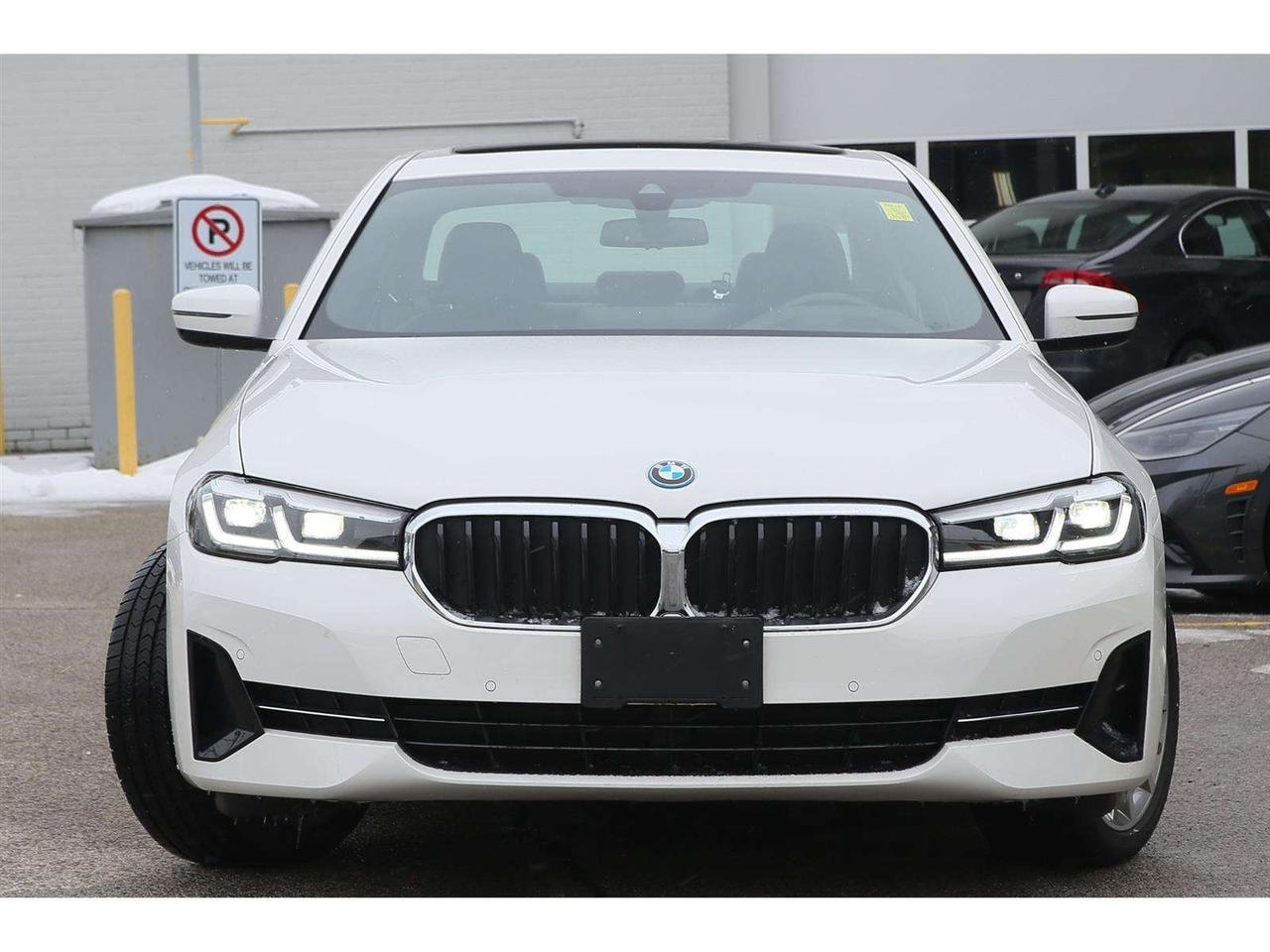 2023 BMW 530xi 530xe Plug-In-Hybrid Photo1