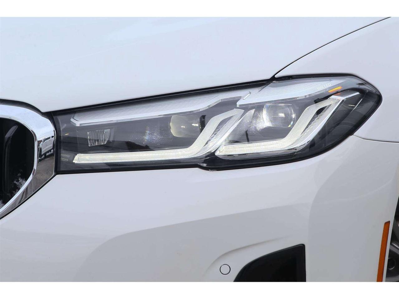 2023 BMW 530xi 530xe Plug-In-Hybrid Photo