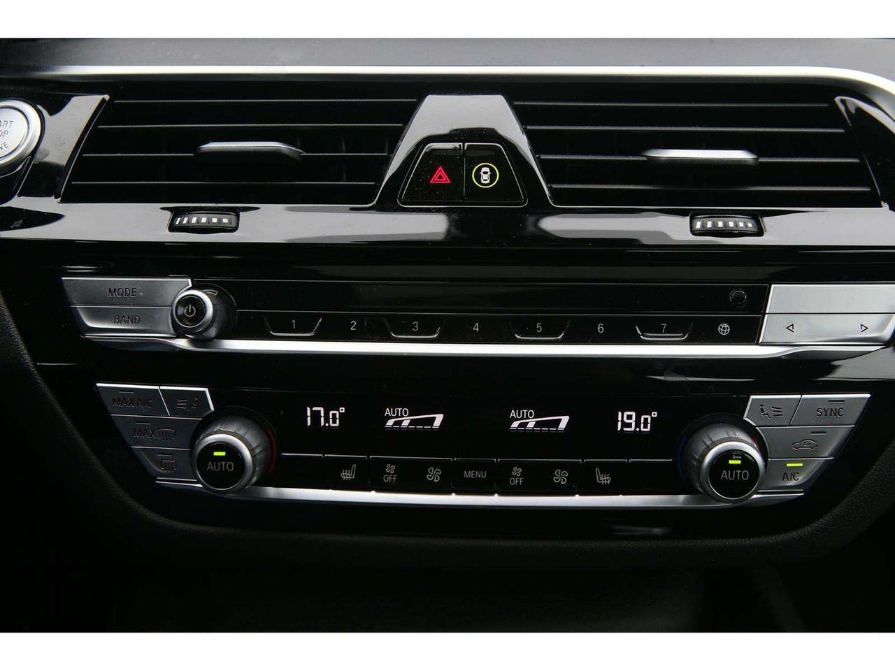 2023 BMW 530xi 530xe Plug-In-Hybrid Photo