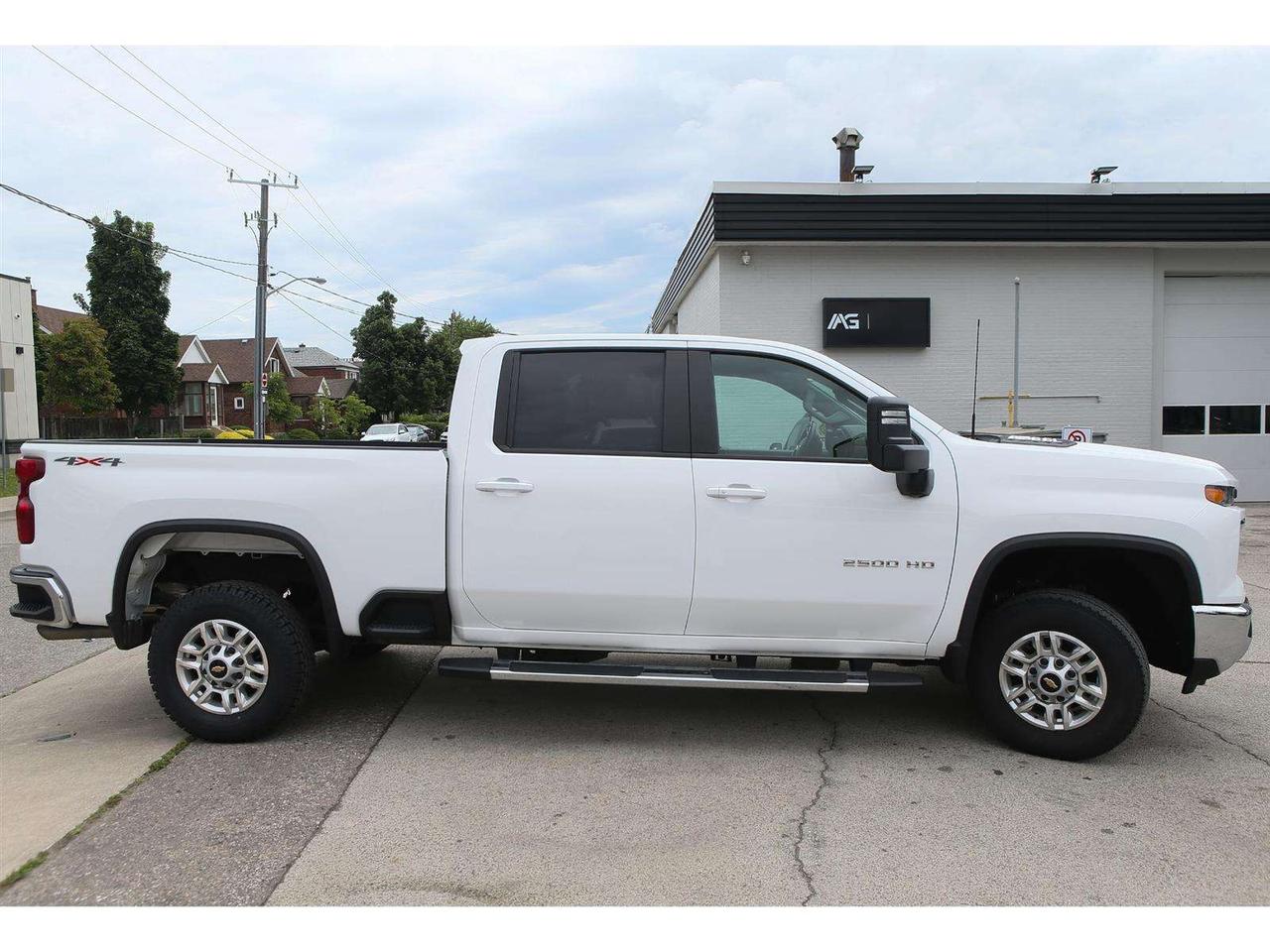 2025 Chevrolet Silverado 2500 HD LT Crew Cab 4X4 | Long Box 6.8 FT | 6.6 V8 | ALLISON 10 SPD- Automatic Photo
