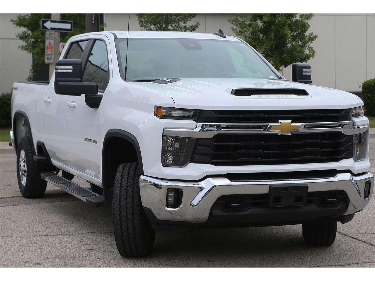 2025 Chevrolet Silverado 2500 HD LT Crew Cab 4X4 | Long Box 6.8 FT | 6.6 V8 | ALLISON 10 SPD- Automatic Photo