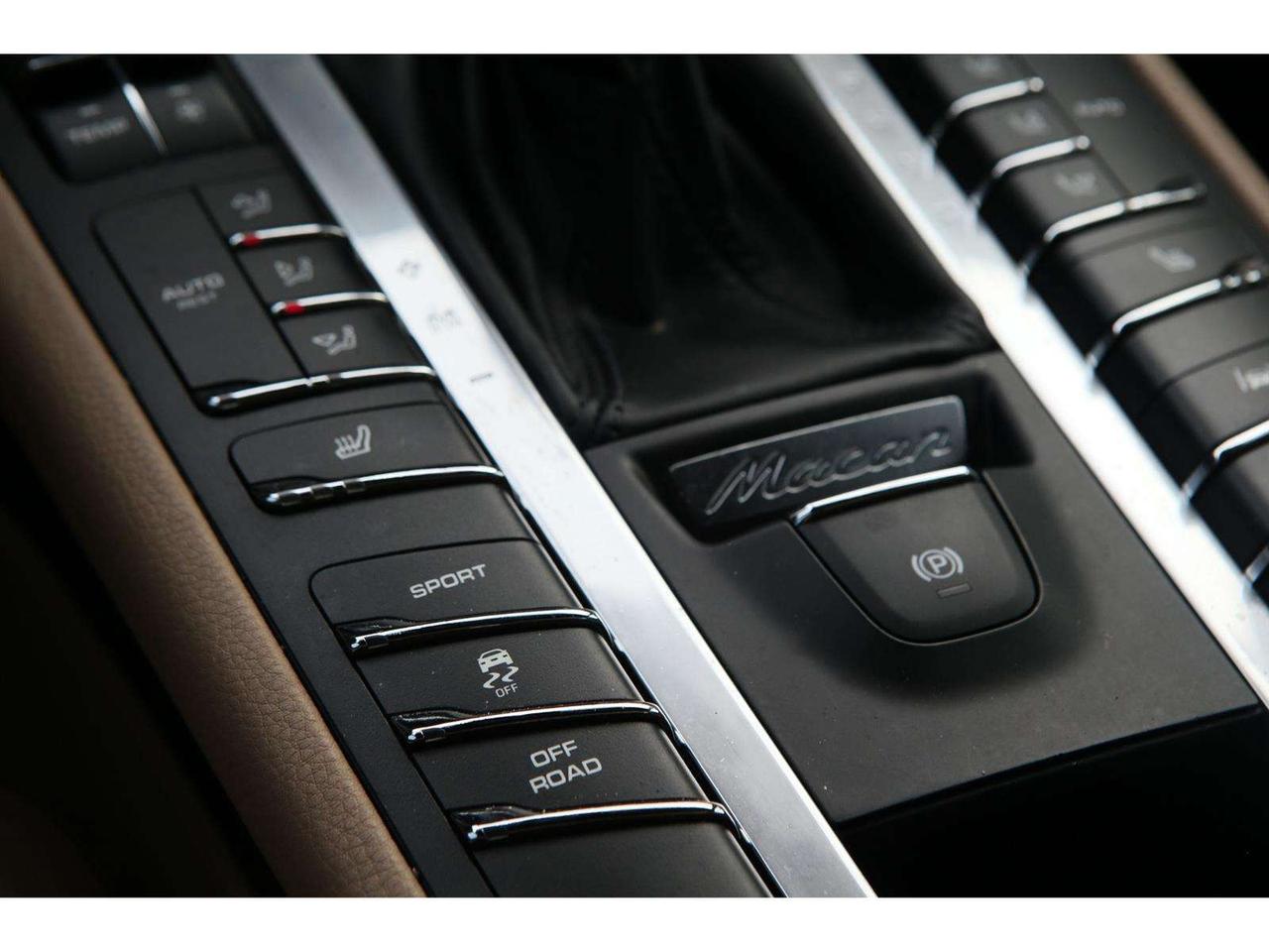 2020 Porsche Macan S   Porsche Leather Seats Chrono Sport   PDK Trans Photo