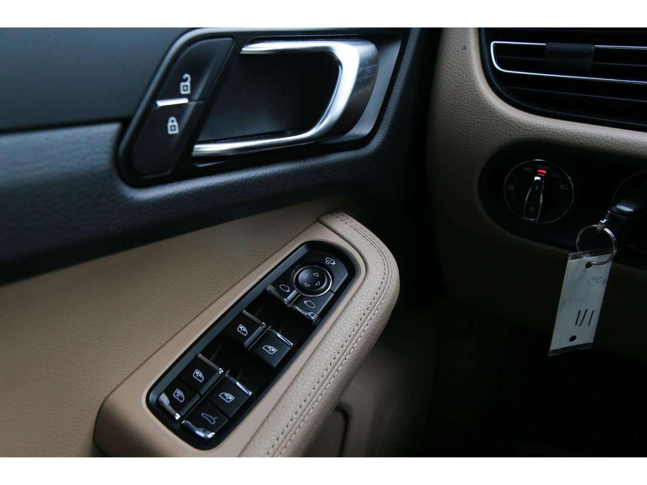 2020 Porsche Macan S   Porsche Leather Seats Chrono Sport   PDK Trans Photo