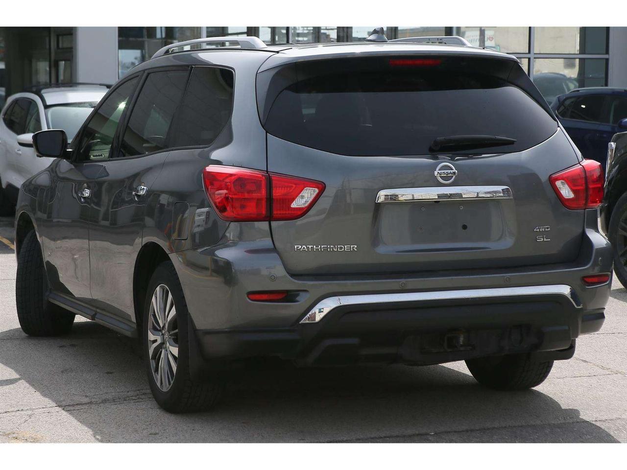 2020 Nissan Pathfinder SL 4WD Photo4