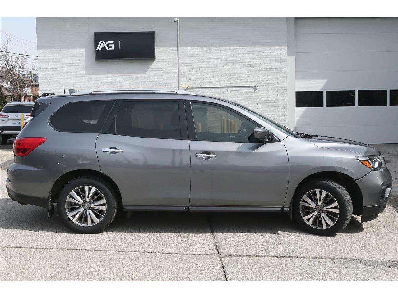 2020 Nissan Pathfinder SL 4WD Photo