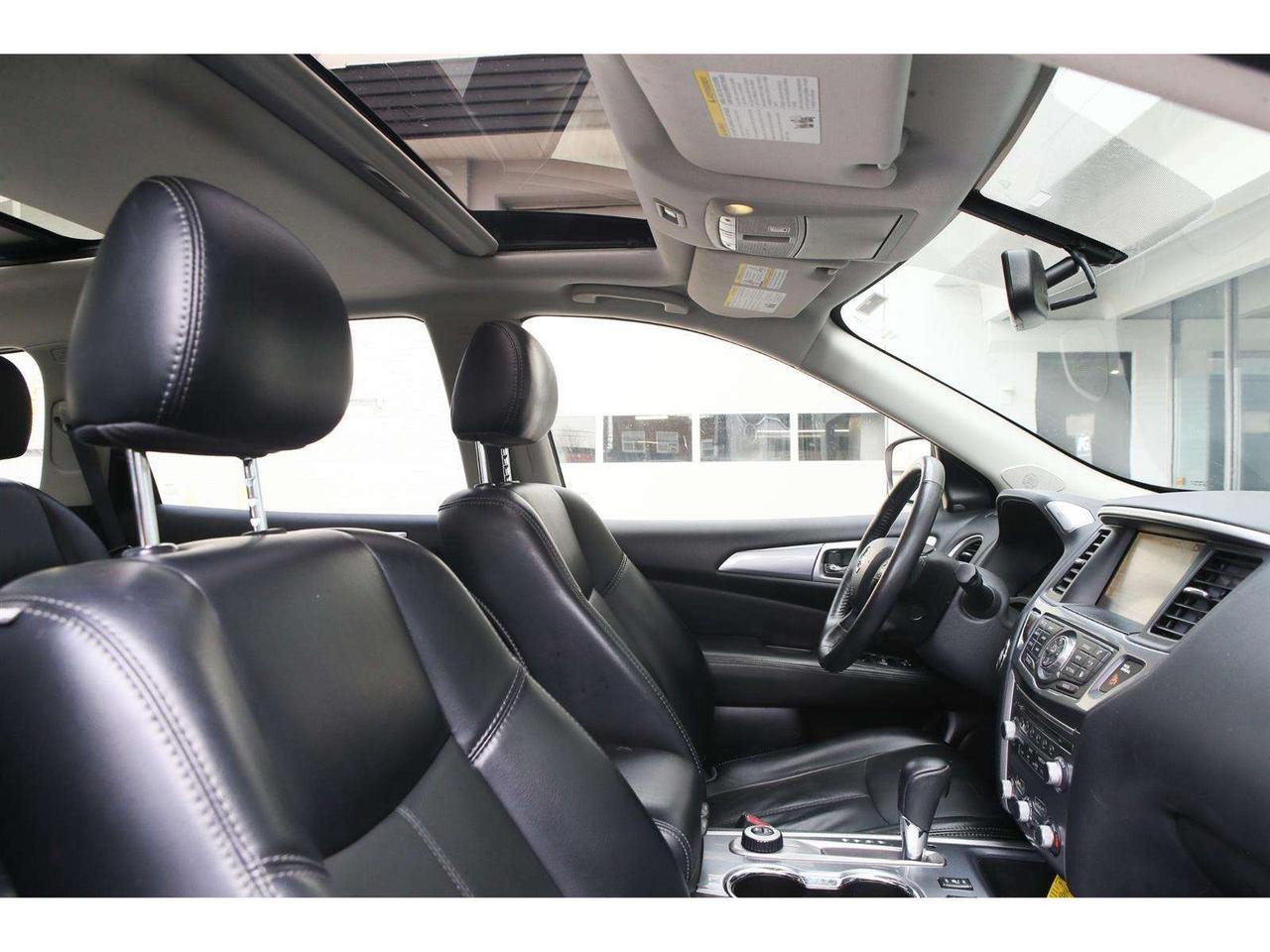2020 Nissan Pathfinder SL 4WD Photo