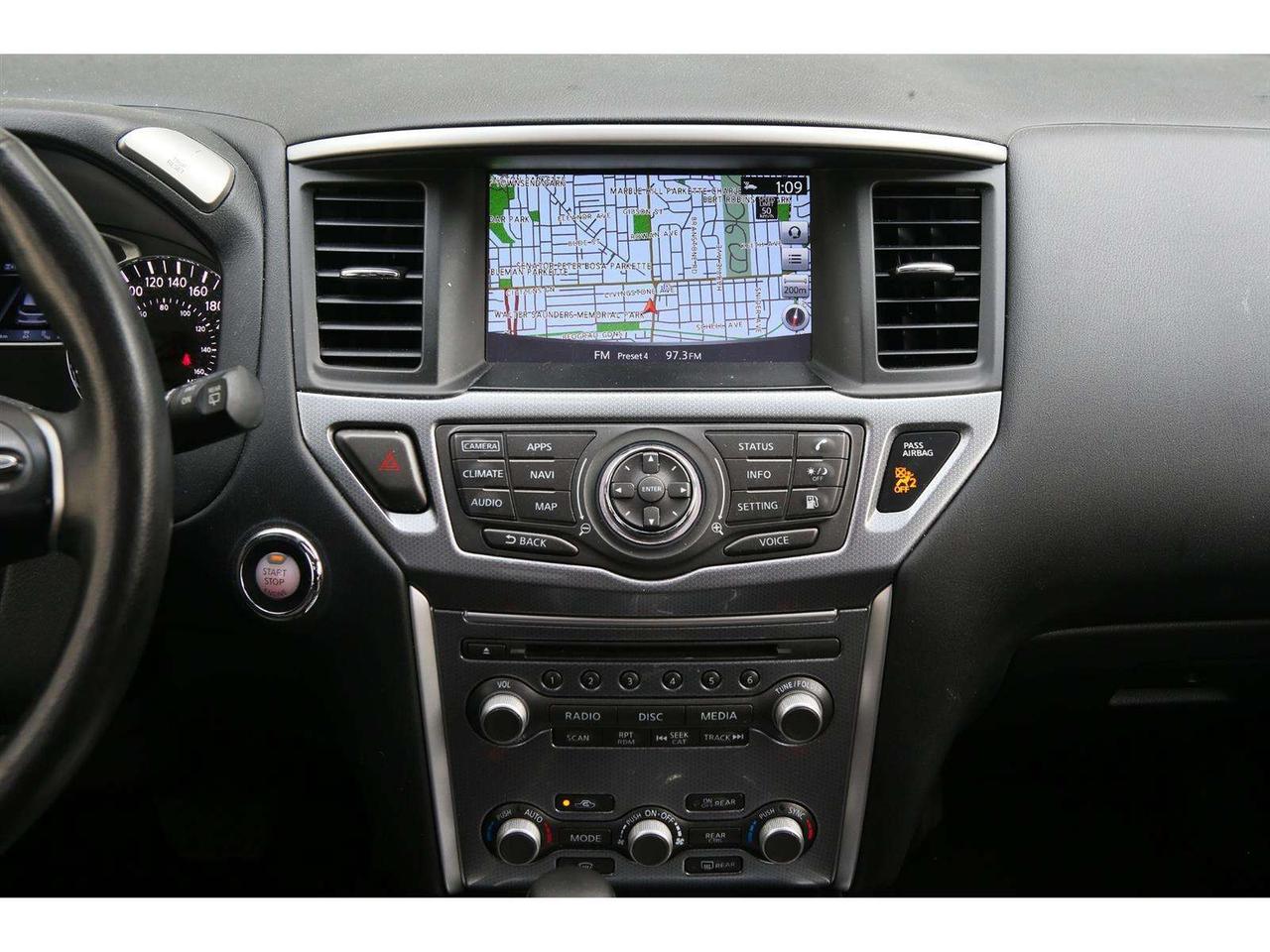 2020 Nissan Pathfinder SL 4WD Photo