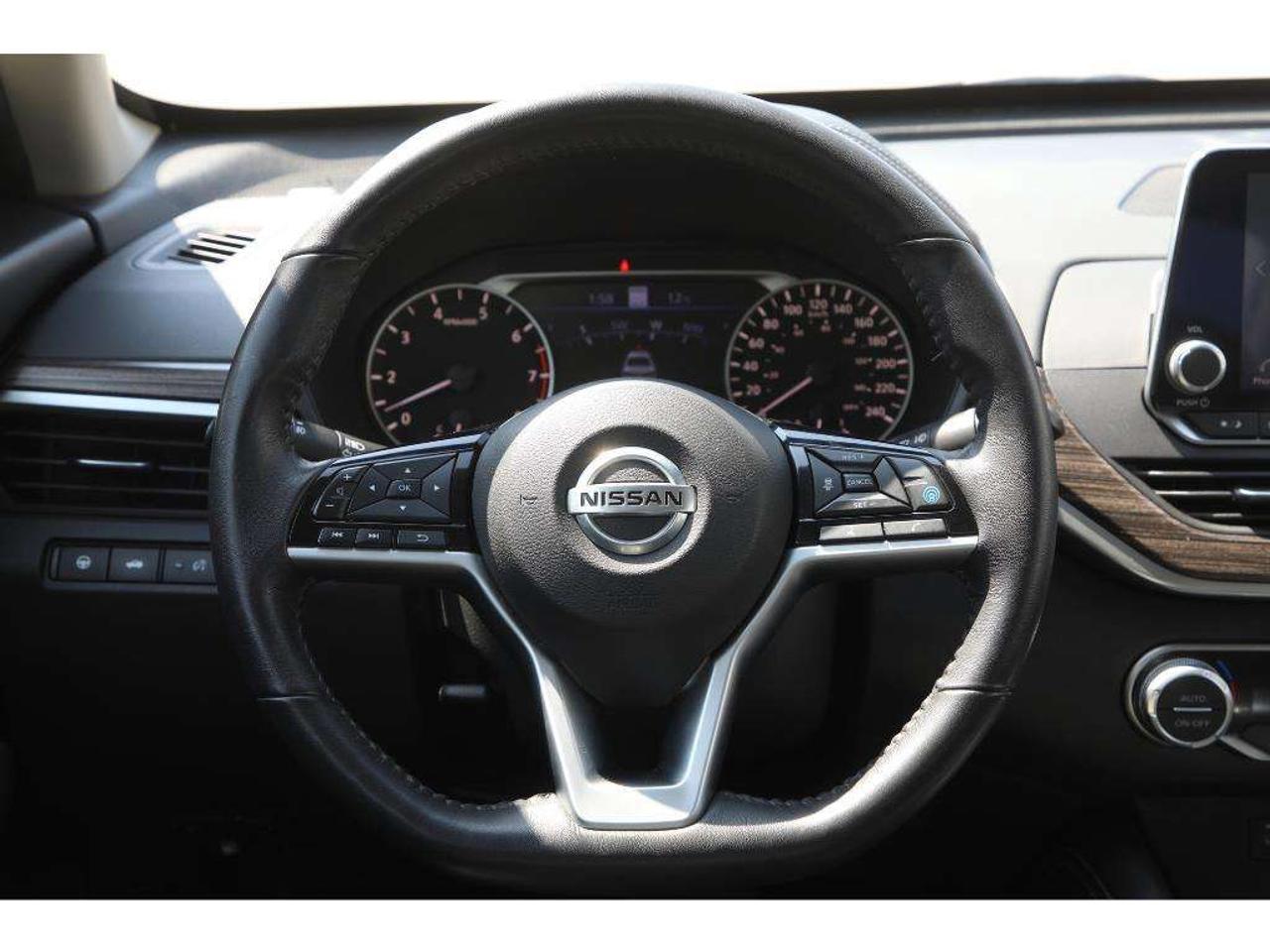 2022 Nissan Altima 2.5 Platinum AWD Photo