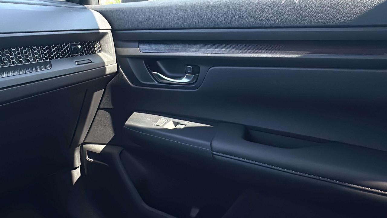 2025 Honda CR-V LX Photo