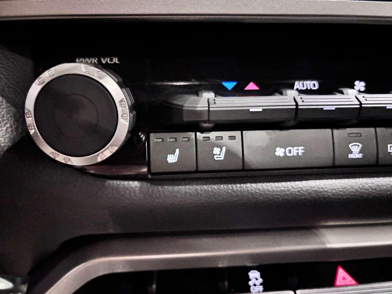 2026 Toyota Tundra 4X4 CrewMax Limited Photo