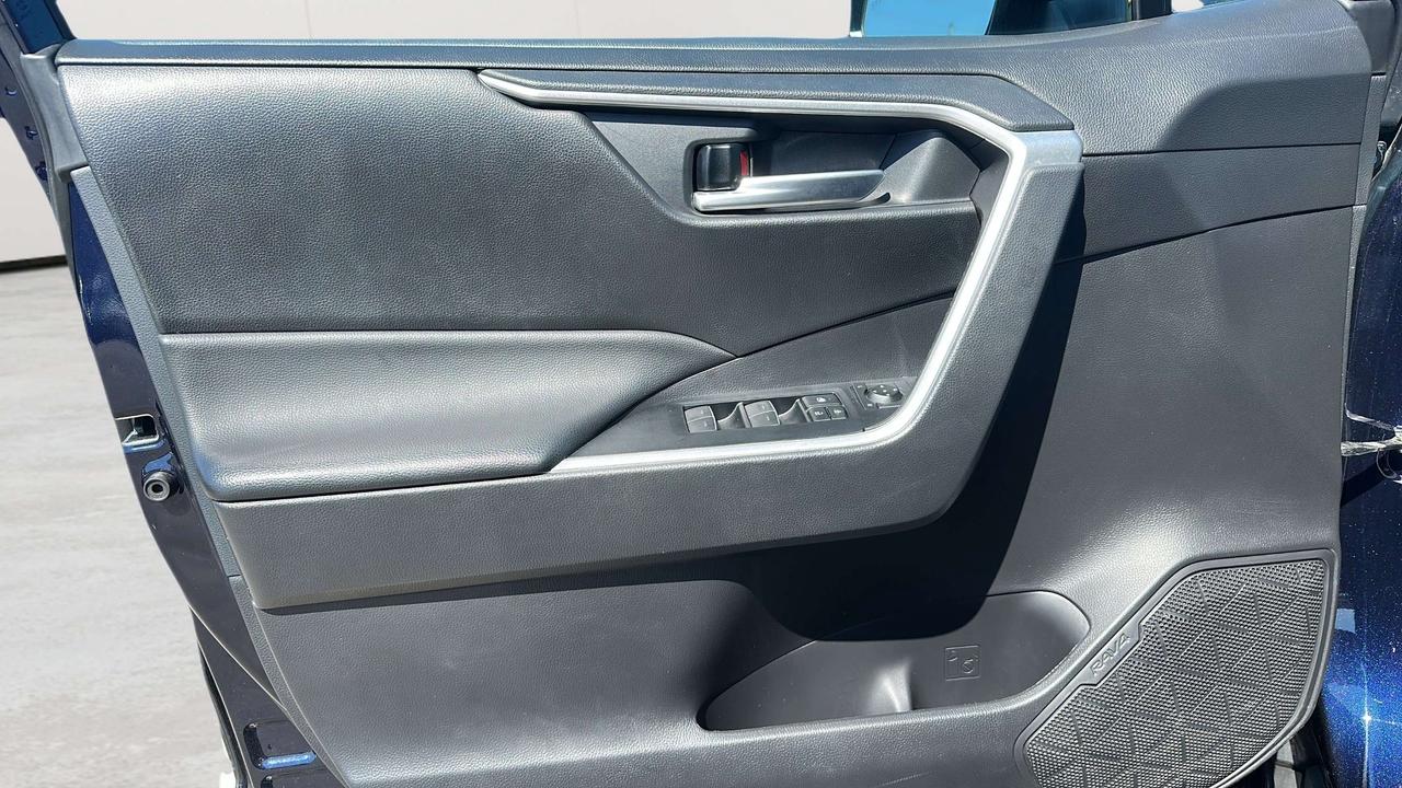 2023 Toyota RAV4 XLE Photo