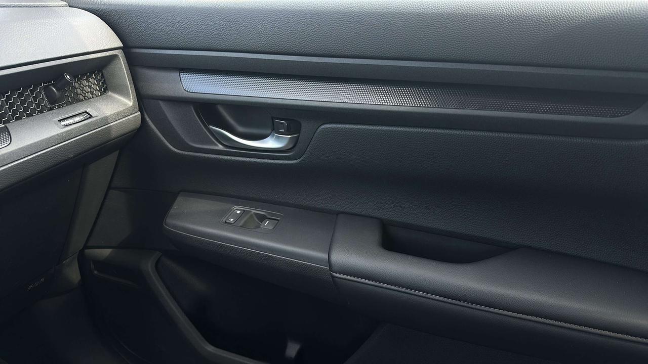 2025 Honda CR-V LX Photo