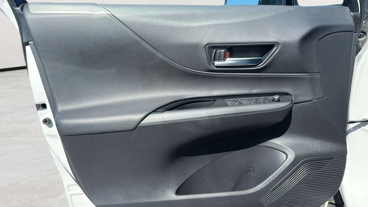 2023 Toyota Venza  Photo