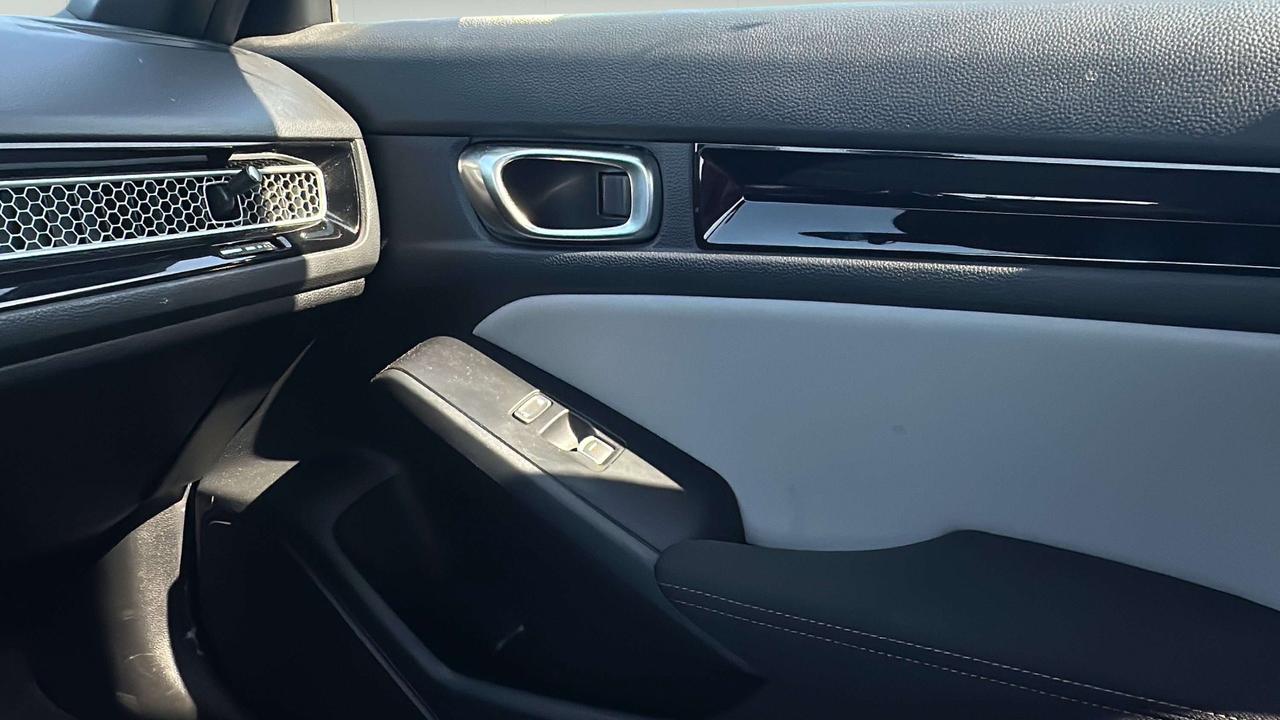 2025 Honda Civic Sport Photo
