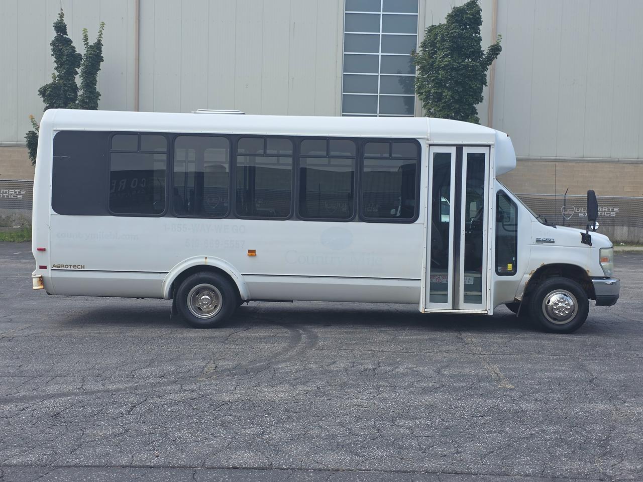 2010 Ford Econoline E450 *FULLY FINISHED BUS DRIVE AWAY TODAY* Photo3