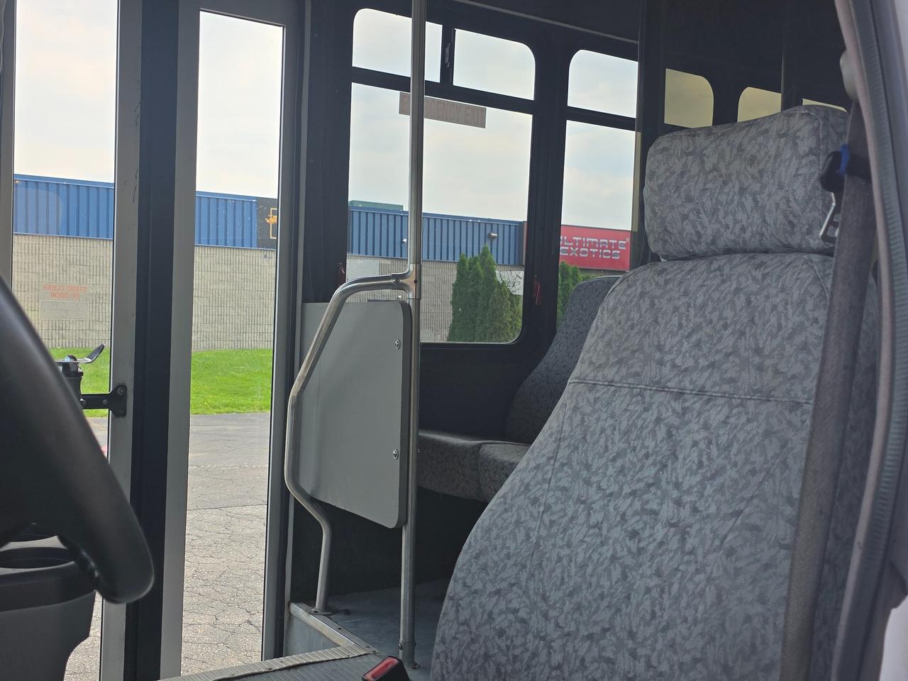 2010 Ford Econoline E450 *FULLY FINISHED BUS DRIVE AWAY TODAY* Photo