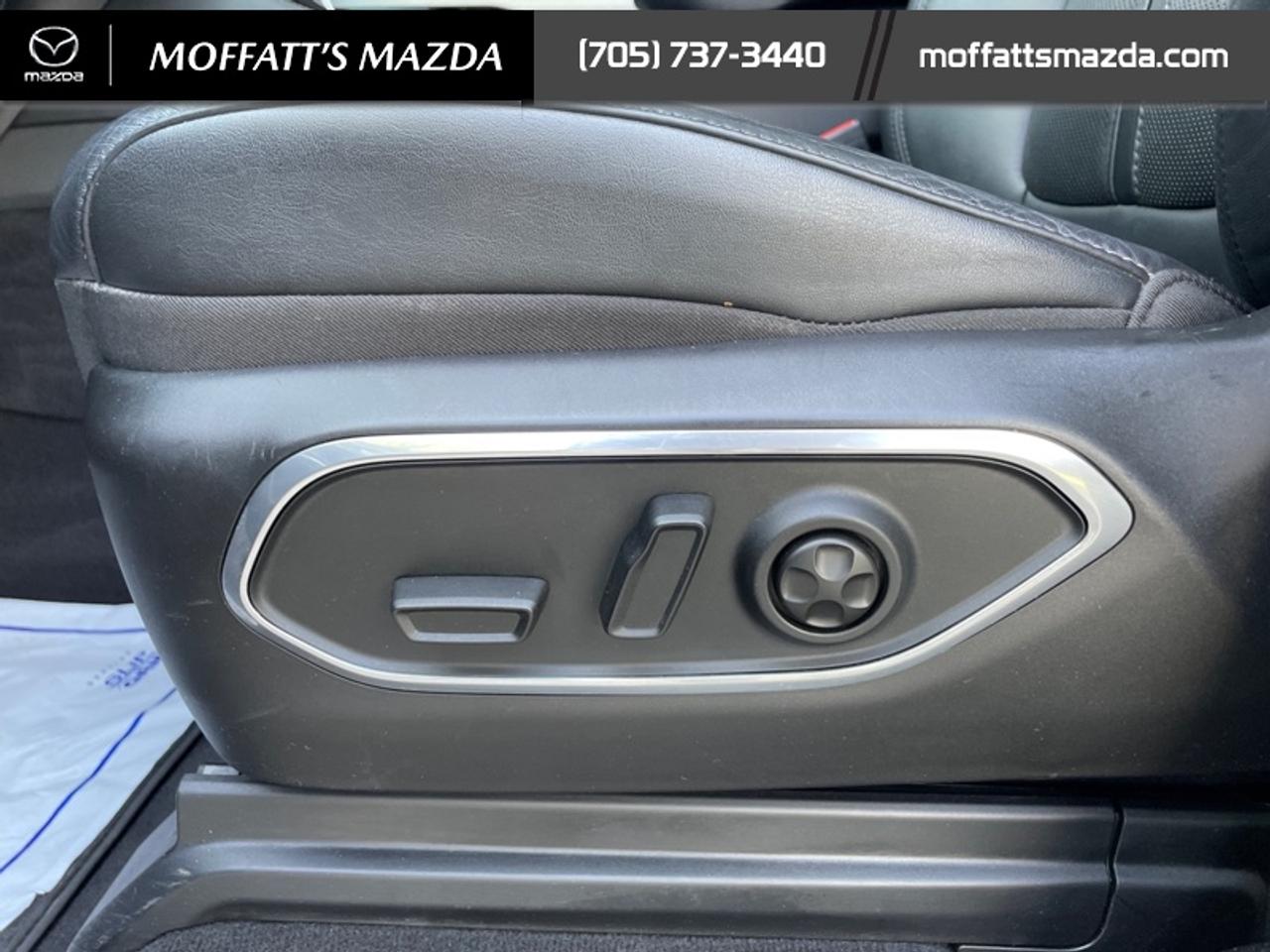 2024 Jeep Wagoneer Series II Carbide Photo