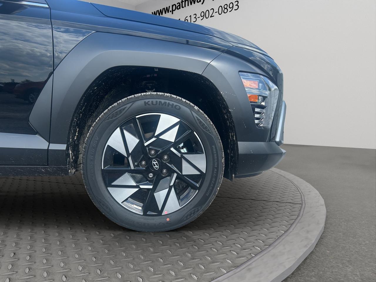 2027 Hyundai KONA LUXURY Photo5