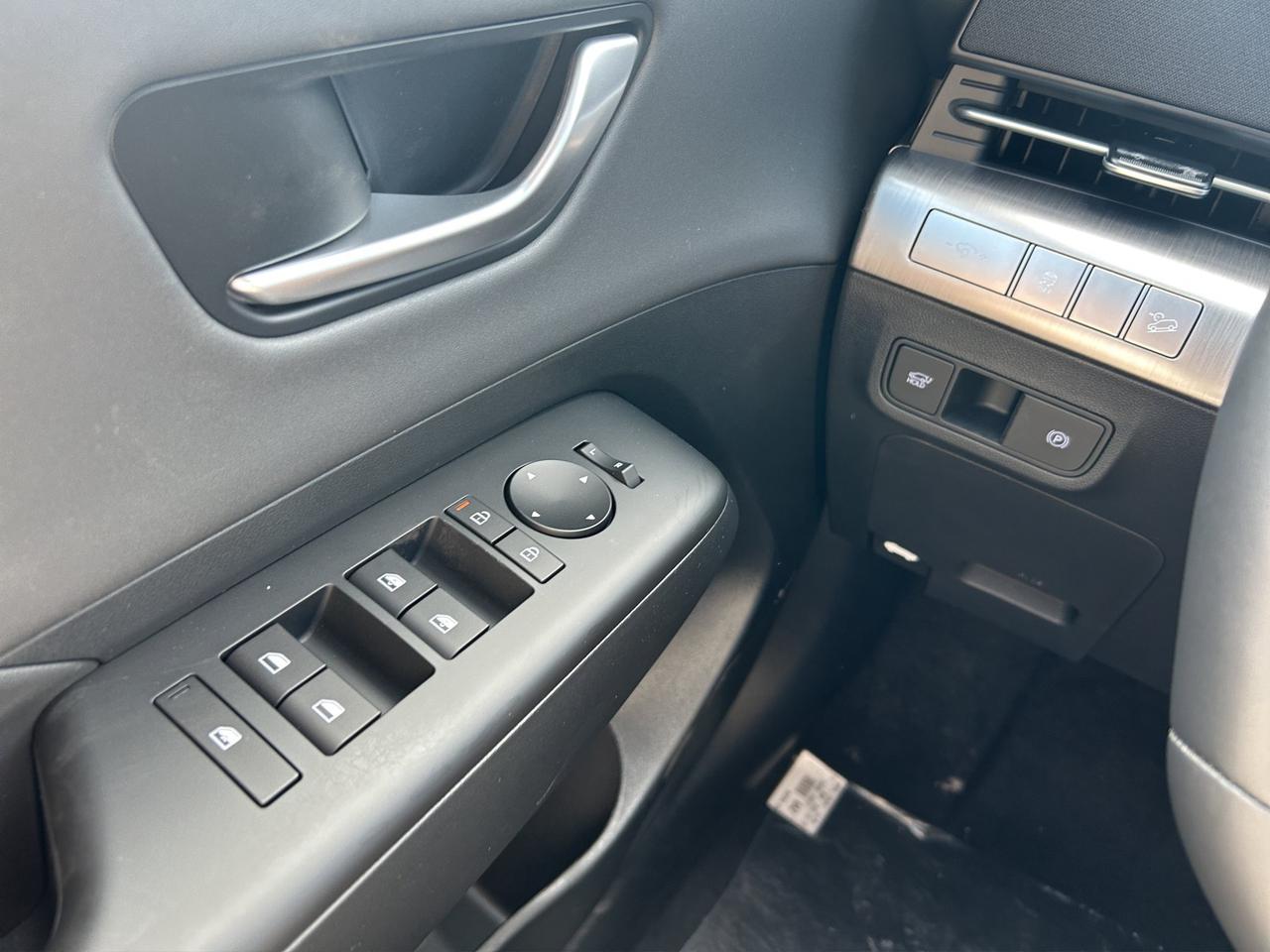 2027 Hyundai KONA LUXURY Photo