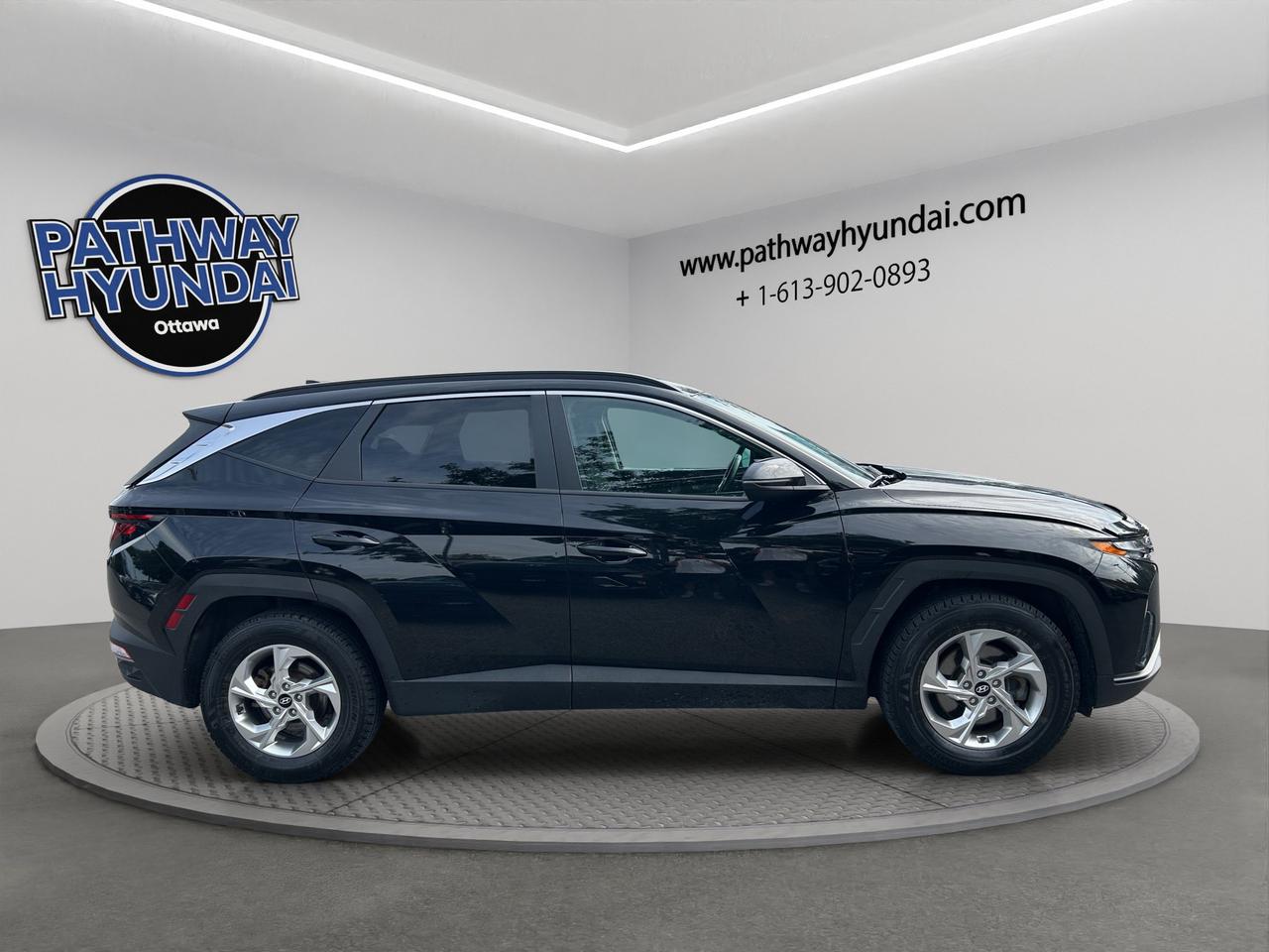 2023 Hyundai Tucson Preferred | Blind Spot Monitoring | Front Collision Mitigation | Lane Departure Warning Photo