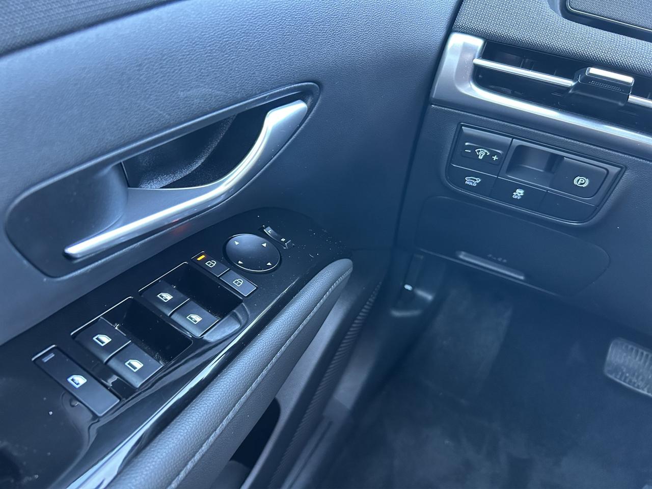2025 Hyundai Tucson XRT | All Wheel Drive | Anti-lock Breaks | Blind Spot Monitor | Sunroof | Photo