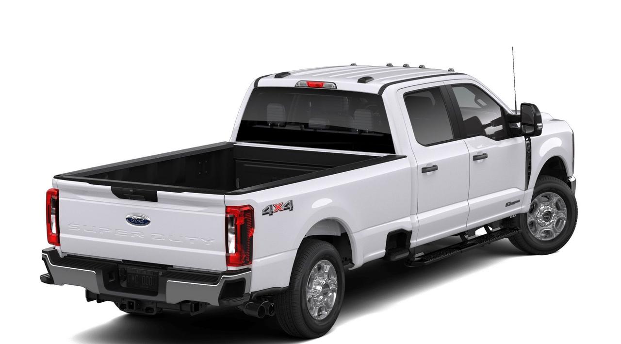 2026 Ford F-350 Super Duty SRW XLT 4WD CREW CAB 8' BOX Photo2