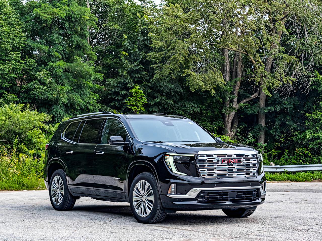 2027 GMC Acadia Denali Photo