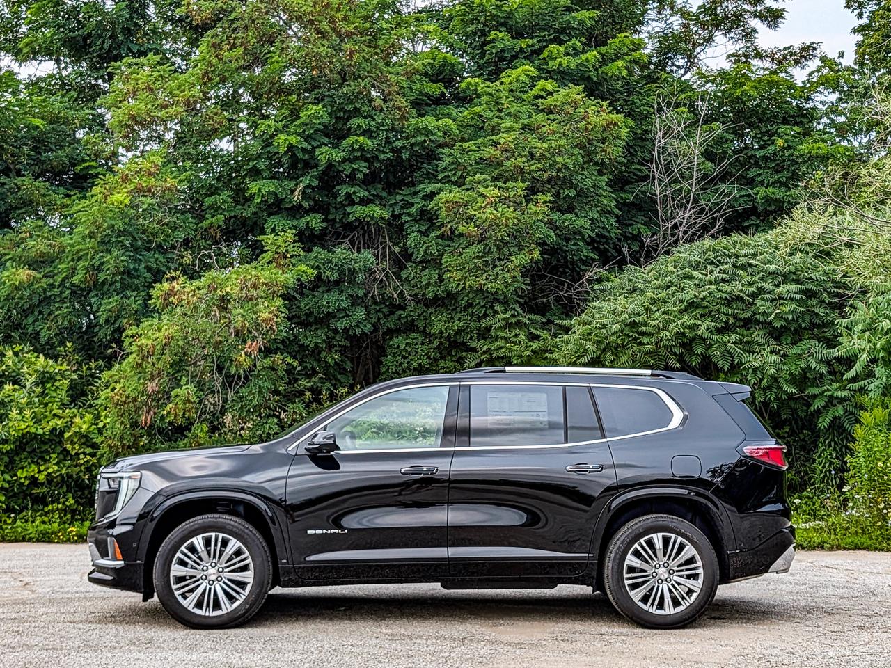 2027 GMC Acadia Denali Photo