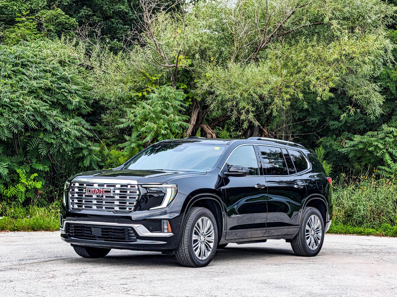 2027 GMC Acadia Denali Photo