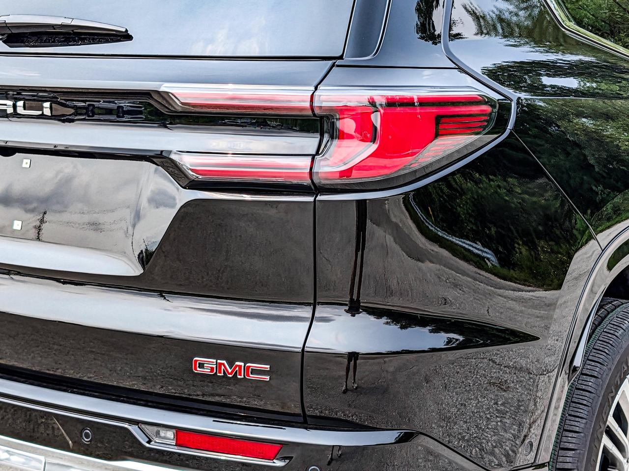 2027 GMC Acadia Denali Photo