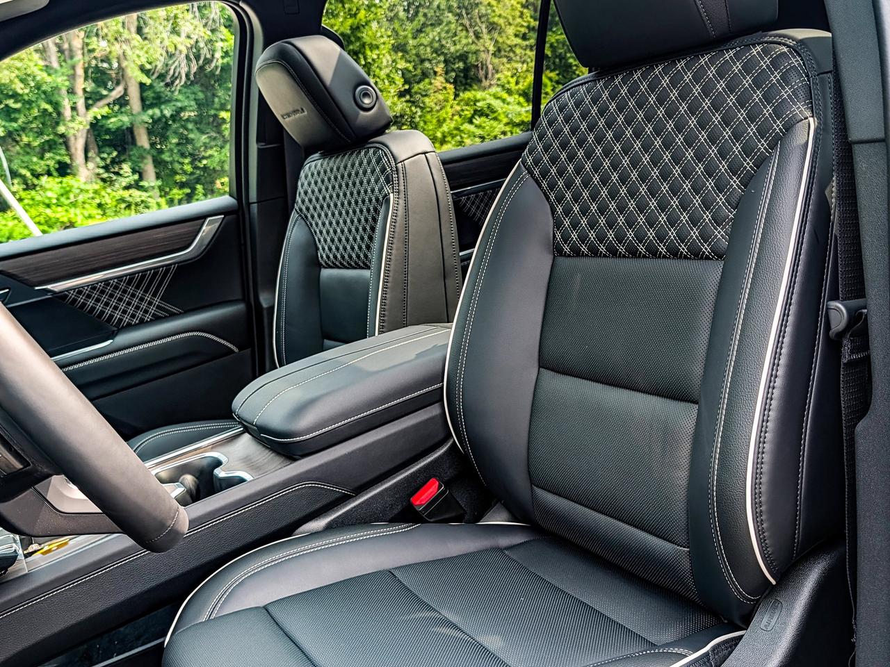2027 GMC Acadia Denali Photo