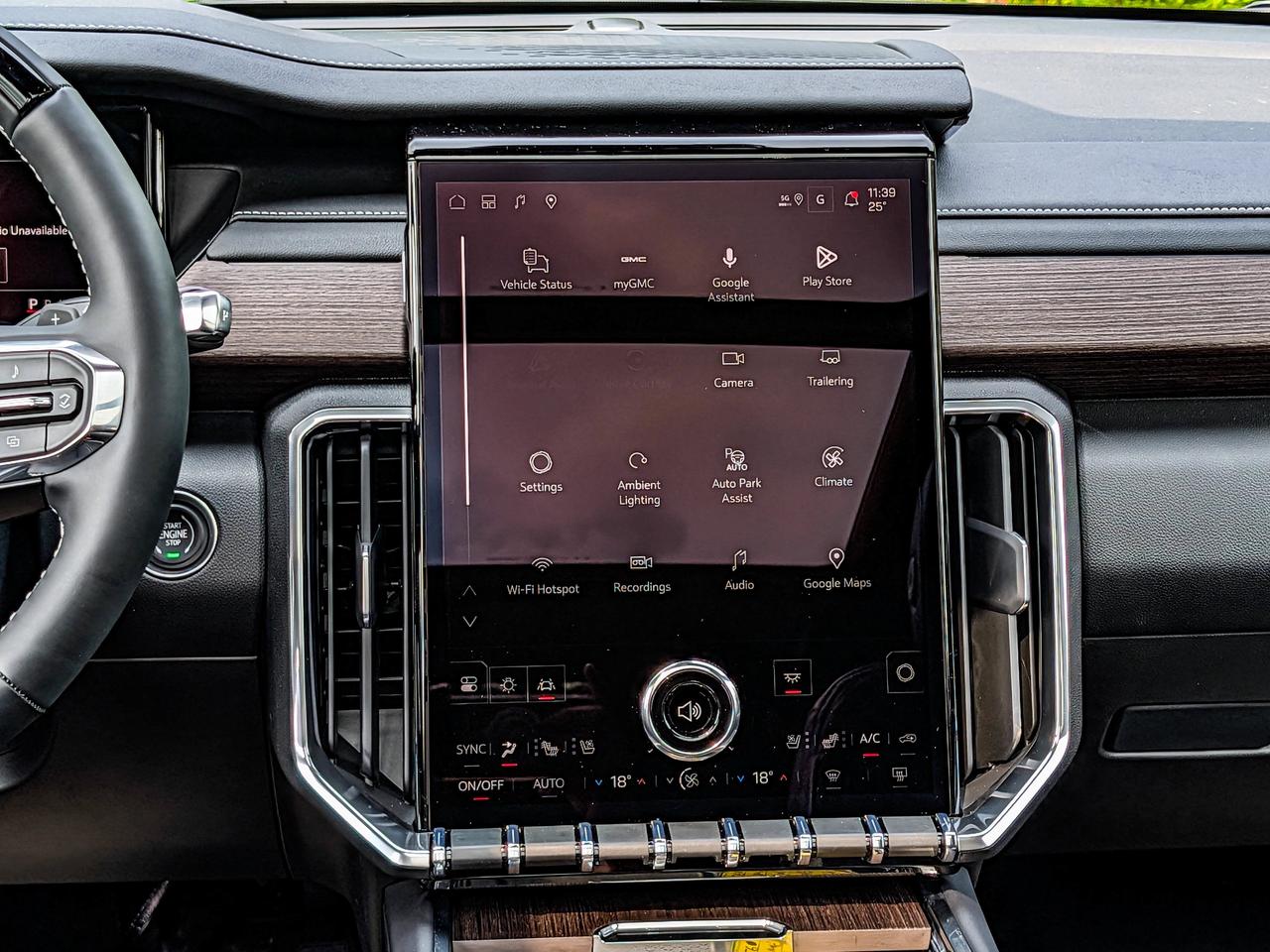 2027 GMC Acadia Denali Photo