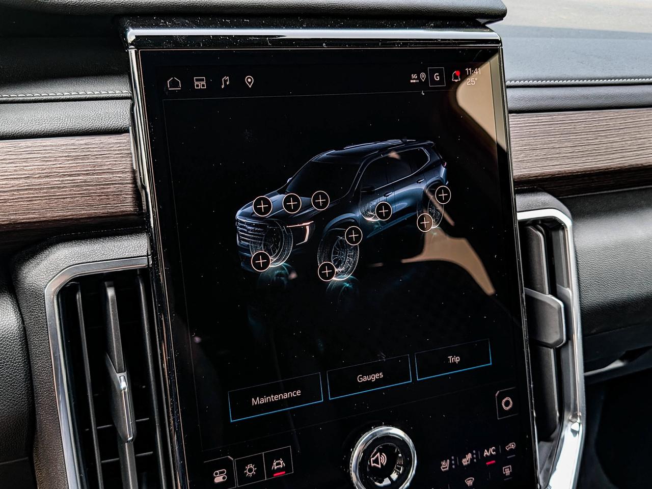 2027 GMC Acadia Denali Photo