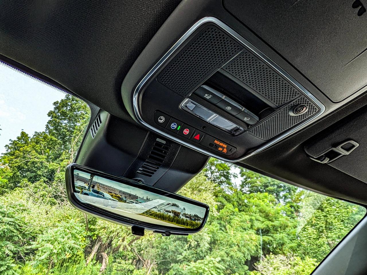 2027 GMC Acadia Denali Photo