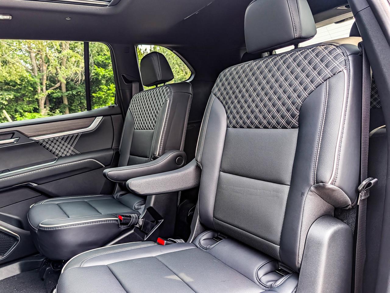 2027 GMC Acadia Denali Photo