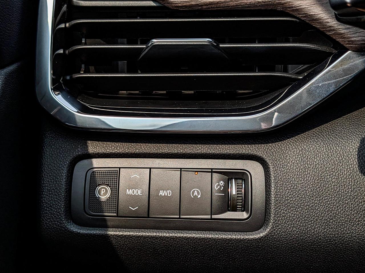 2027 GMC Acadia Denali Photo