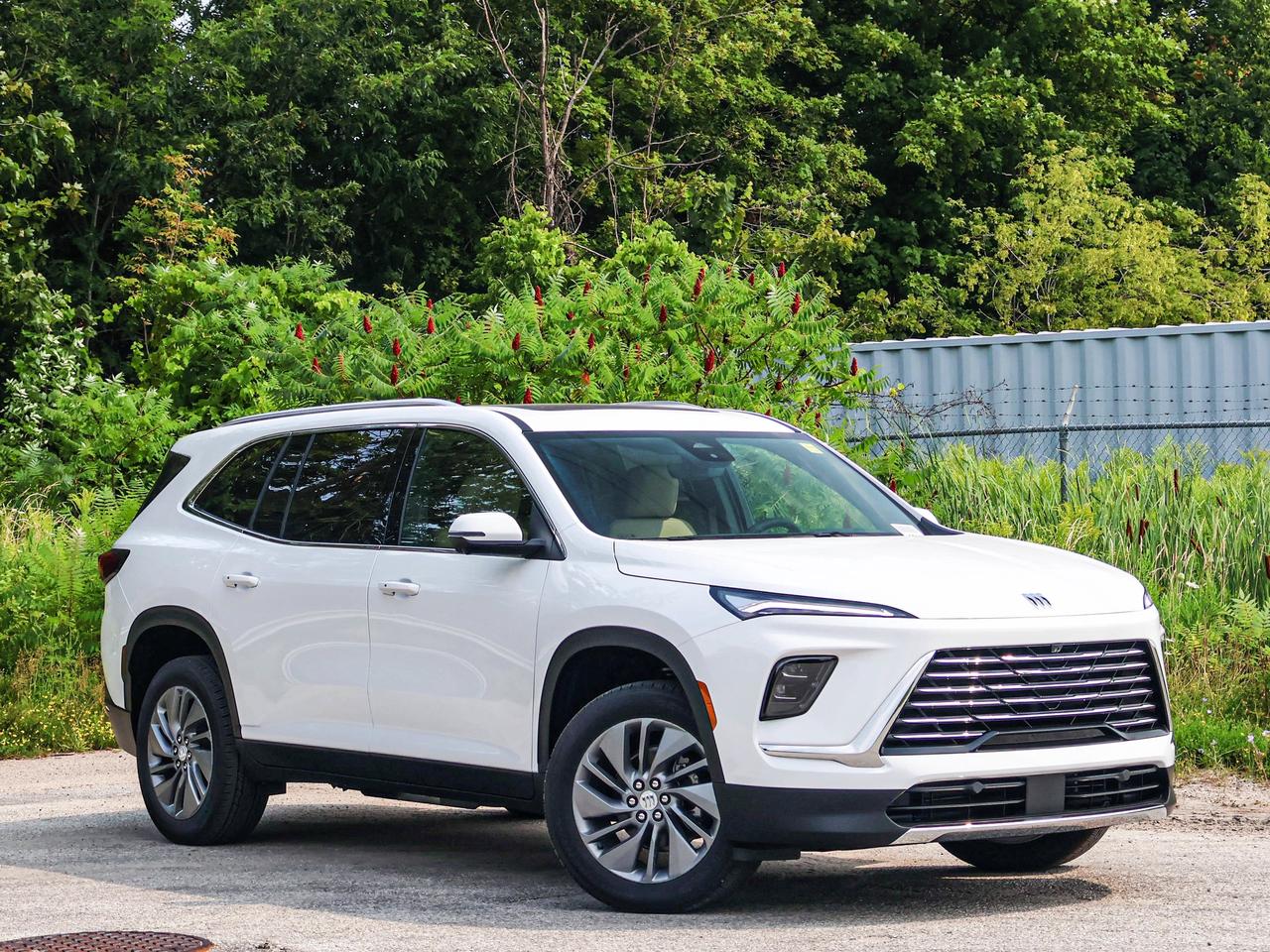 2027 Buick Enclave Preferred Photo1