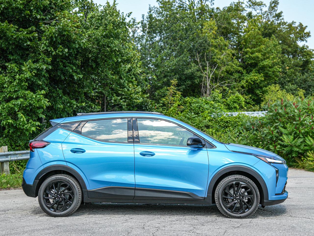 2027 Chevrolet Bolt RS Photo4