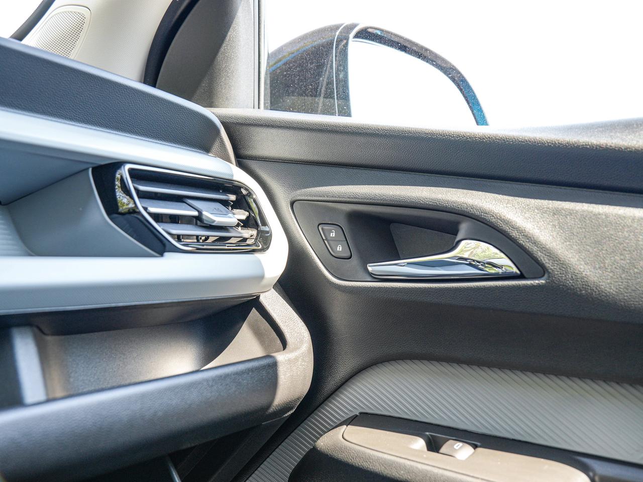 2027 Chevrolet Bolt RS Photo
