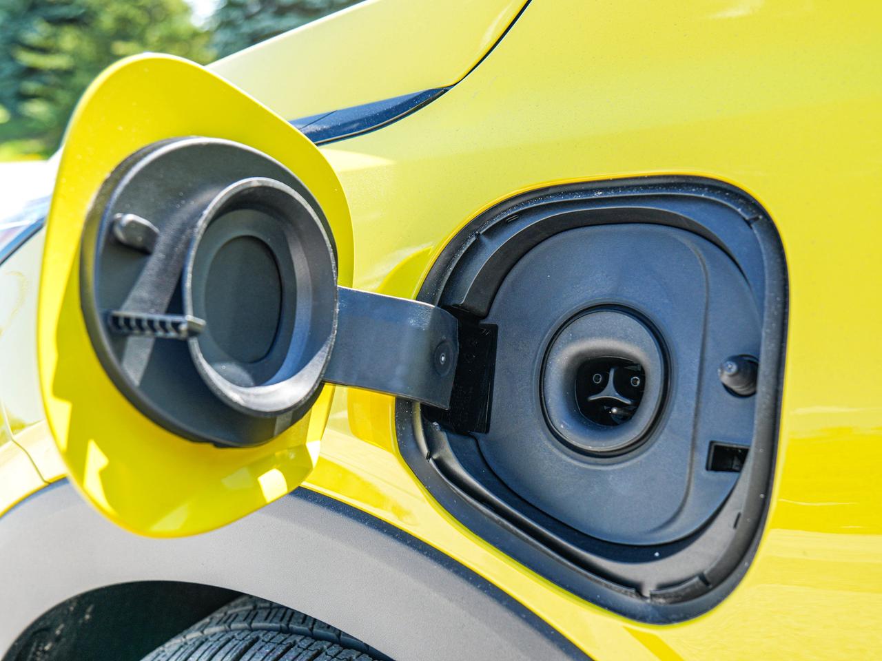 2027 Chevrolet Bolt RS Photo